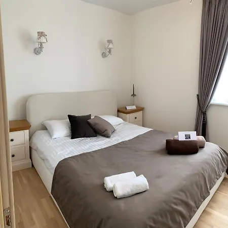 Kunigiskiu Whitehouse *