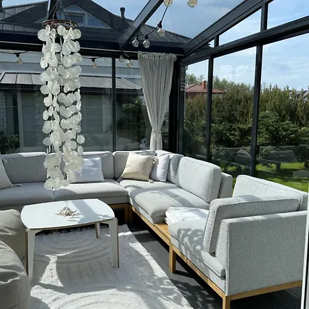 Kunigiskiu Whitehouse * Palanga