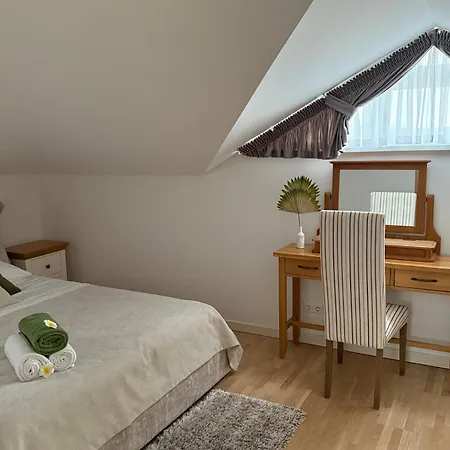 Kunigiskiu Whitehouse 帕兰加