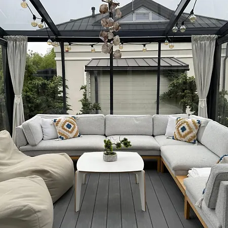 Kunigiskiu Whitehouse Apartamento *