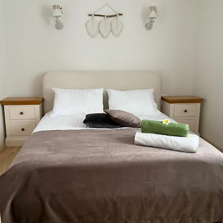 Kunigiskiu Whitehouse Apartamento