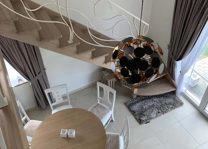 Kunigiskiu Whitehouse