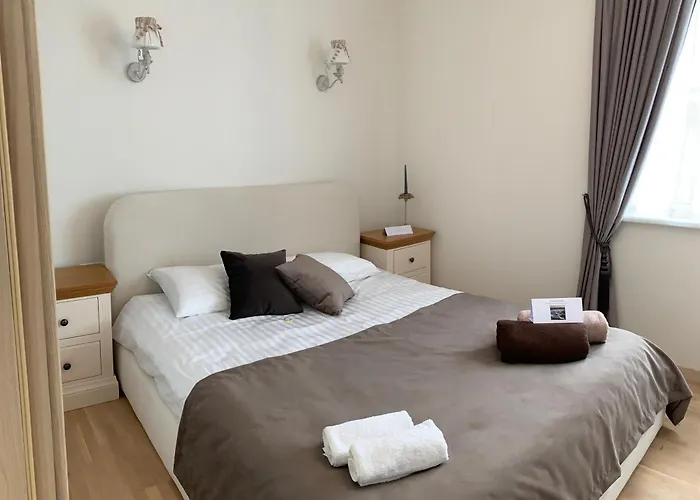 Kunigiskiu Whitehouse *