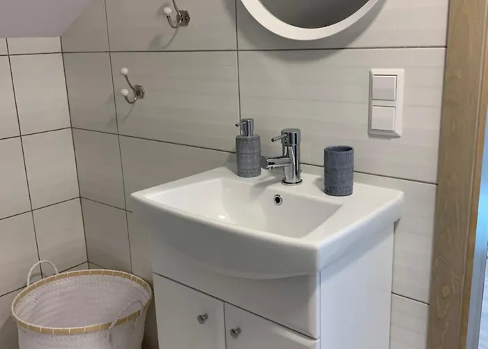 Kunigiskiu Whitehouse *